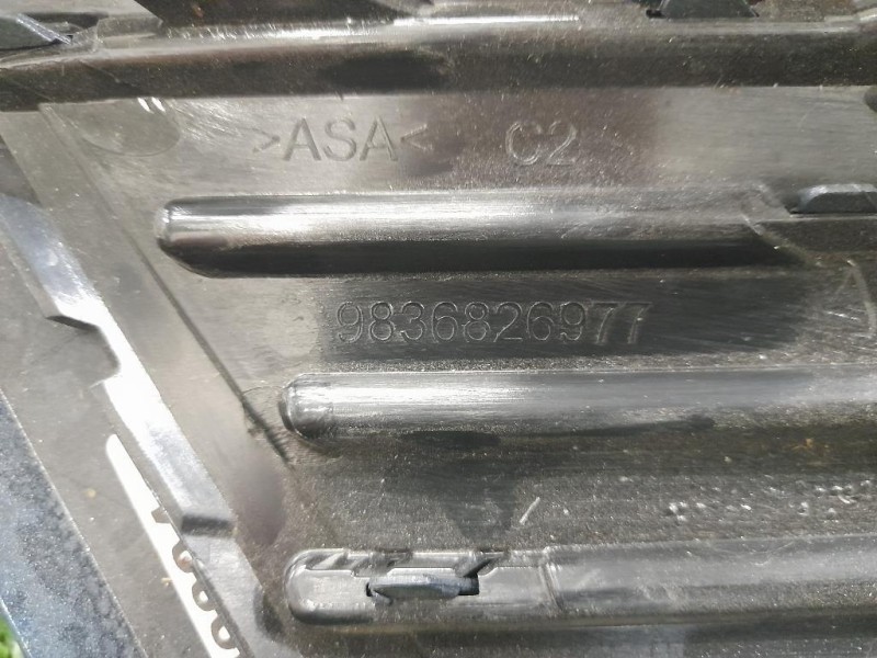 Griglia DI Ventilazione Paraurti SUP ANT SX 9836826977 Peugeot 3008 II 2020