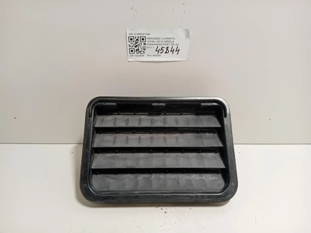 Griglia Parafango POST DX A1668301042 Mercedes Classe ML W166 2012