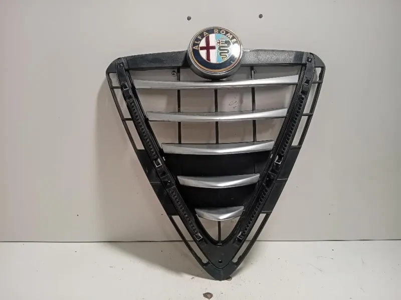 Griglia Radiatore CALANDRA GRIGLIA MASCHERINA ANTERIORE 155102772 Alfa Romeo Giulietta 2010