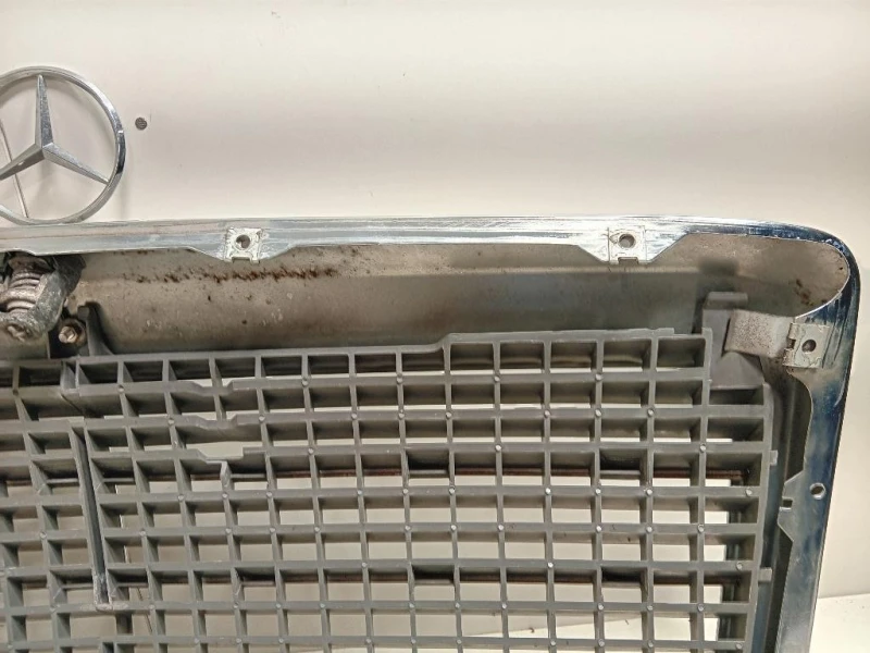 Griglia Radiatore A1248880223 Mercedes Classe E W124 1985