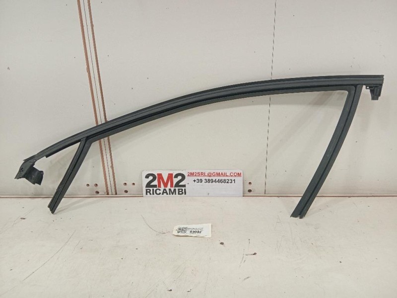 Guarnizione ANT Porta ANT SX 9815691580 Citroen DS7 Crossback 2017