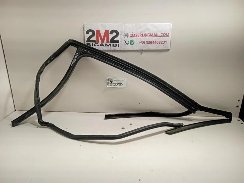 Guarnizione ANT Porta POST DX 5G9839432C Volkswagen GOLF VII 2017