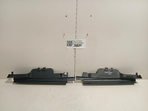 Guarnizione Raschiavetro Parafango EST DX A1716390243A1716390143SX+DX3 Mercedes Classe SLK R171 2004