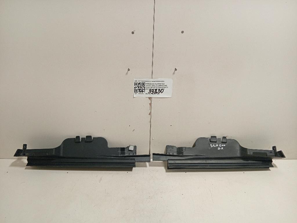 Guarnizione Raschiavetro Parafango EST DX A1716390243A1716390143SX+DX3 Mercedes Classe SLK R171 2004