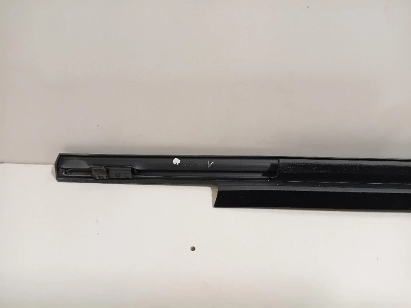 Guarnizione Raschiavetro Porta EST ANT DX B000827780 Citroen C1 II 2014