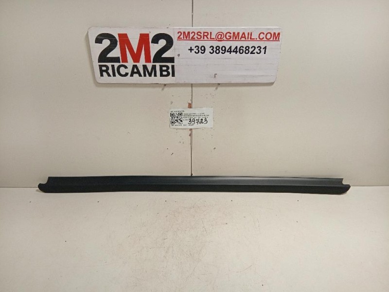 Guarnizione Raschiavetro Porta EST ANT DX 808212427R Dacia Duster II 2018
