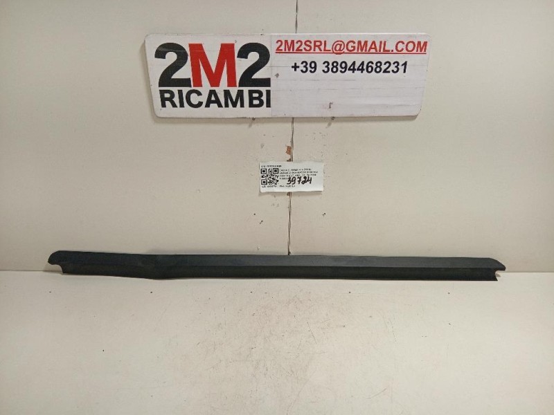 Guarnizione Raschiavetro Porta EST ANT DX 808204085R Dacia Duster II 2018
