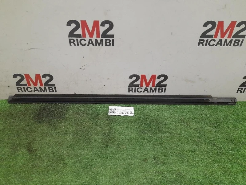 Guarnizione Raschiavetro Porta EST ANT DX A2516904680 Mercedes Classe R W251 2006