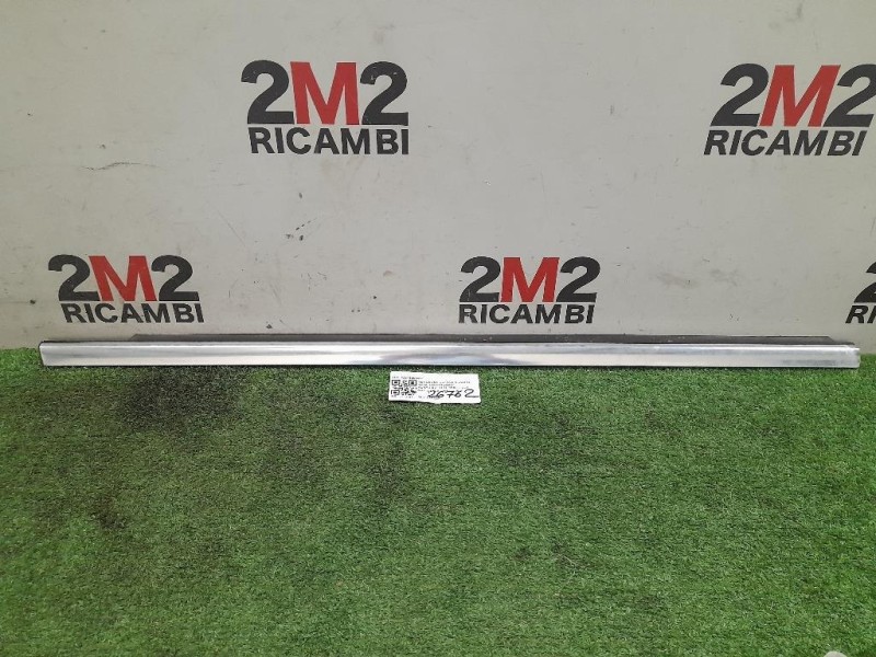 Guarnizione Raschiavetro Porta EST ANT DX A2516904680 Mercedes Classe R W251 2006