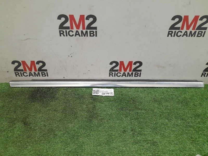 Guarnizione Raschiavetro Porta EST ANT DX A2516904680 Mercedes Classe R W251 2006