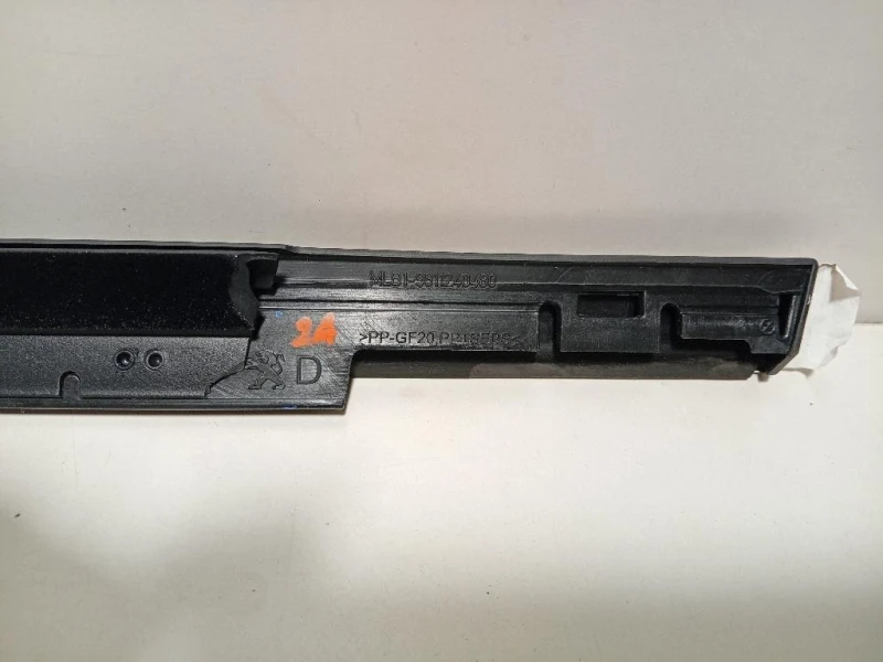 Guarnizione Raschiavetro Porta EST ANT DX 9811240480 Peugeot 3008 II 2016