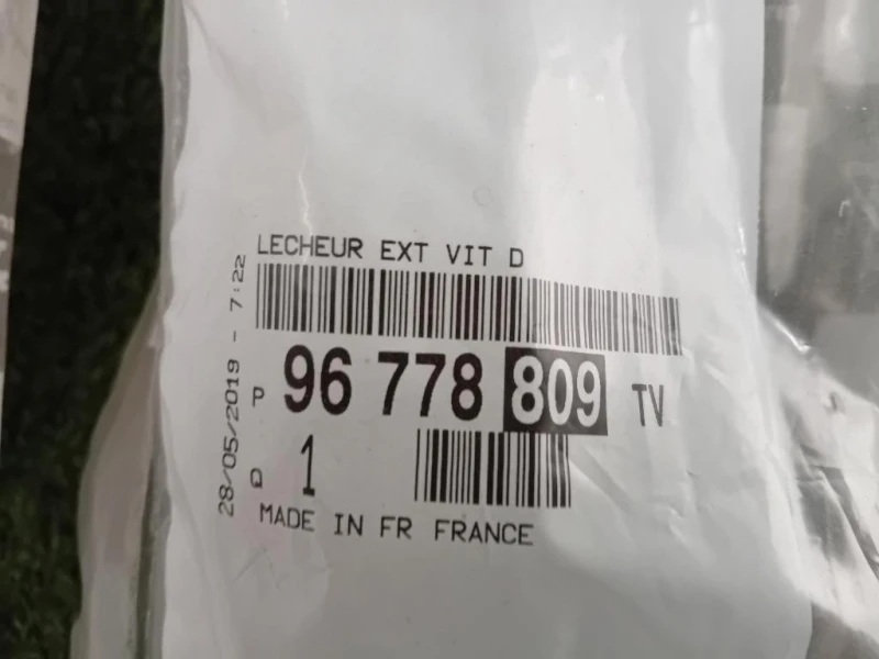 Guarnizione Raschiavetro Porta EST ANT DX 96778809TV Peugeot 308 II 2017