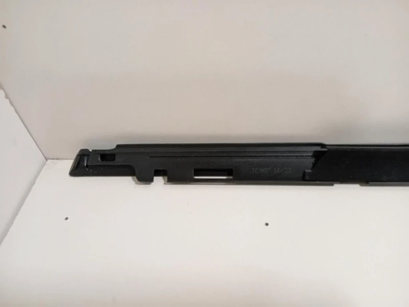 Guarnizione Raschiavetro Porta EST ANT DX 96778809TV Peugeot 308 II 2017