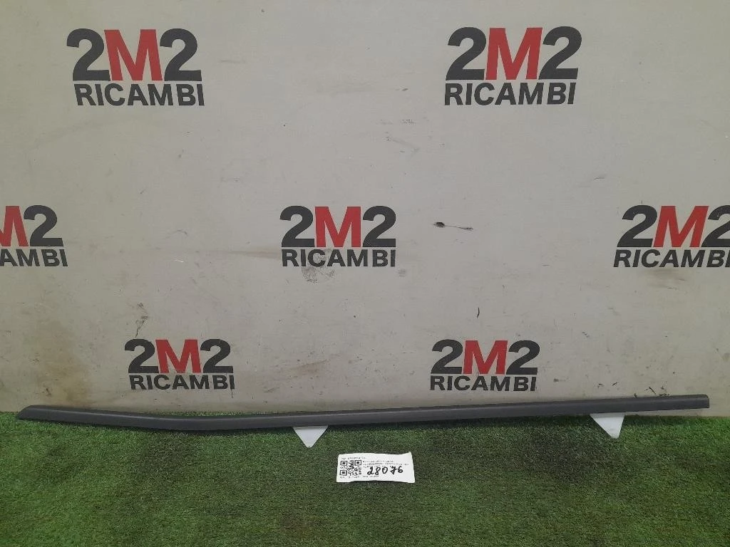 Guarnizione Raschiavetro Porta EST ANT SX 8P4837477A Audi A3 8V1 2012