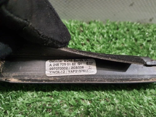 Guarnizione Raschiavetro Porta EST ANT SX A2467250182 Mercedes Classe B W246 2012