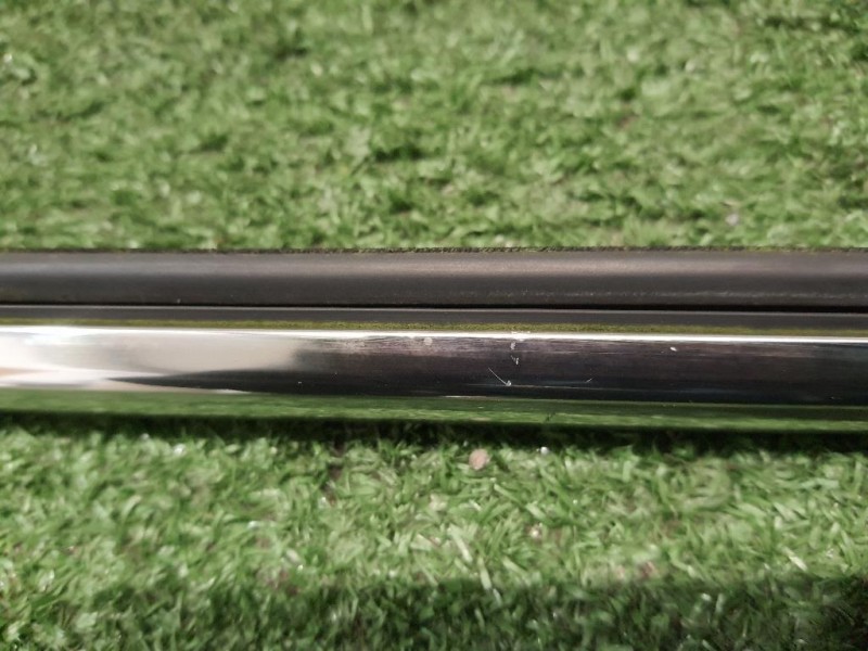 Guarnizione Raschiavetro Porta EST POST DX 51357496144 CROMO Bmw Serie 3 F31 Touring 2012