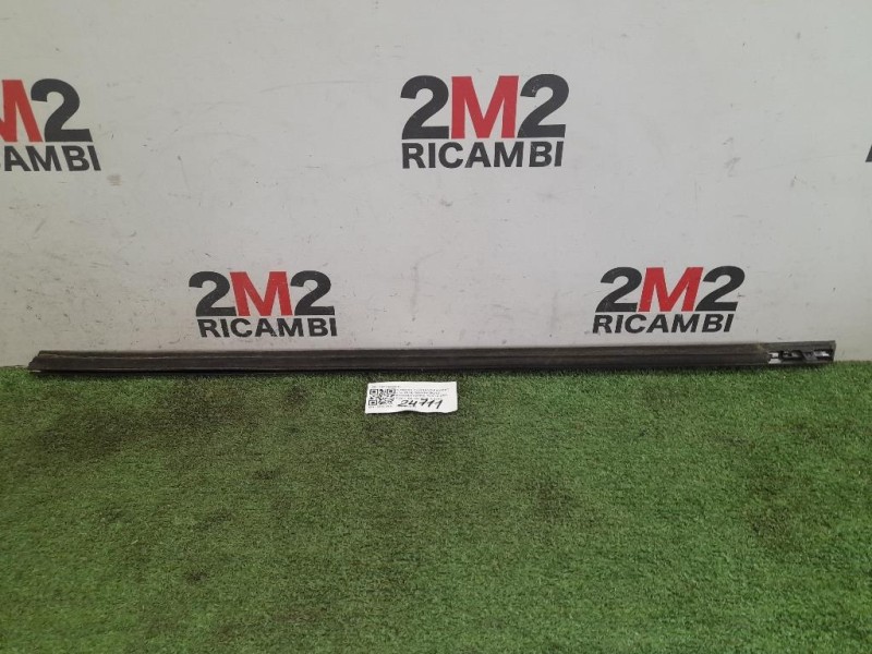 Guarnizione Raschiavetro Porta EST POST DX 9677299280 Citroen C4 Grand Picasso II 2016