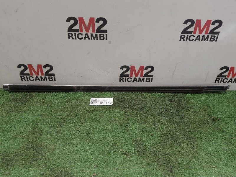 Guarnizione Raschiavetro Porta EST POST DX A1777350400 Mercedes Classe A W177 2018