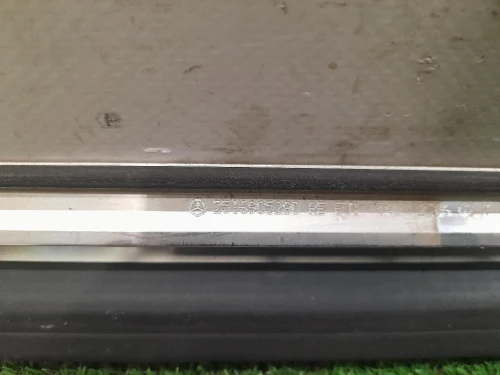 Guarnizione Raschiavetro Porta EST POST DX A2516905280 Mercedes Classe R W251 2006