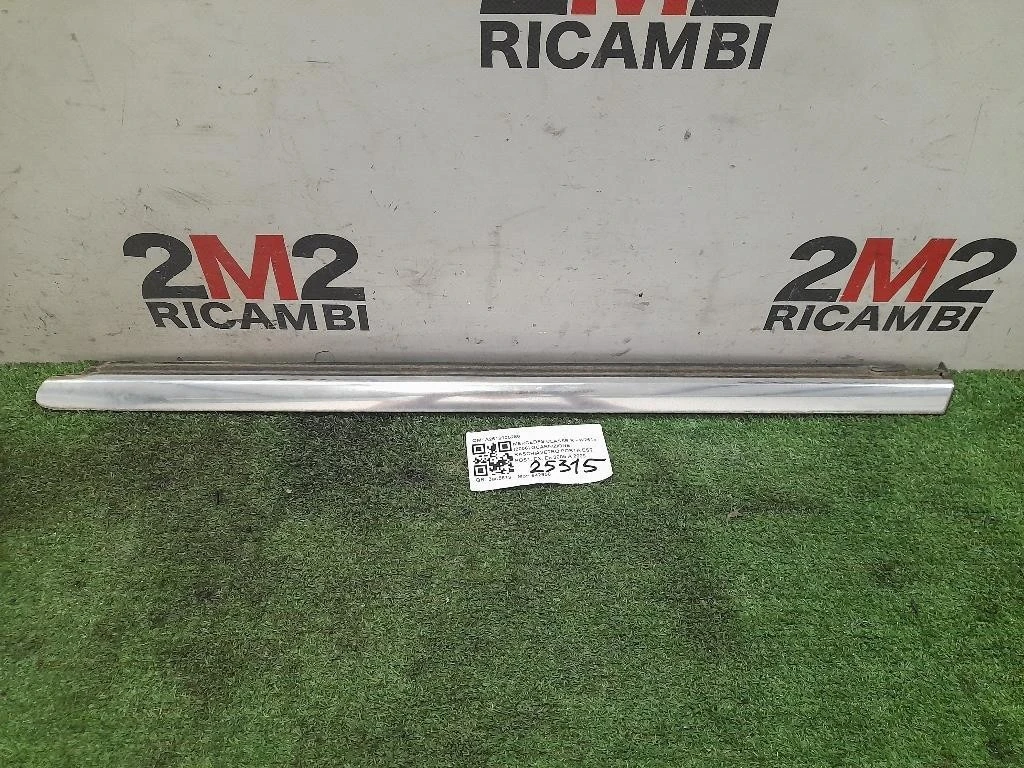 Guarnizione Raschiavetro Porta EST POST DX A2516905280 Mercedes Classe R W251 2006