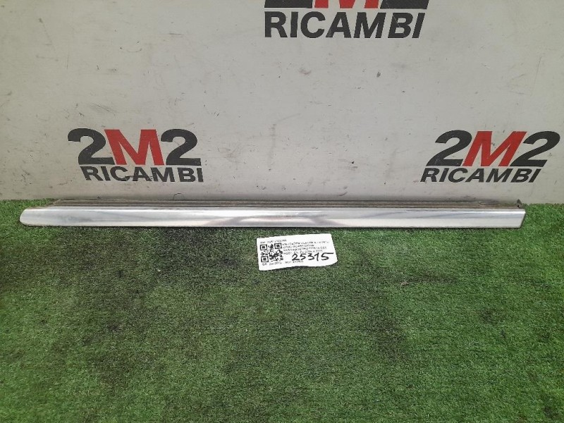 Guarnizione Raschiavetro Porta EST POST DX A2516905280 Mercedes Classe R W251 2006