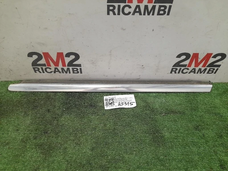 Guarnizione Raschiavetro Porta EST POST DX A2516905280 Mercedes Classe R W251 2006
