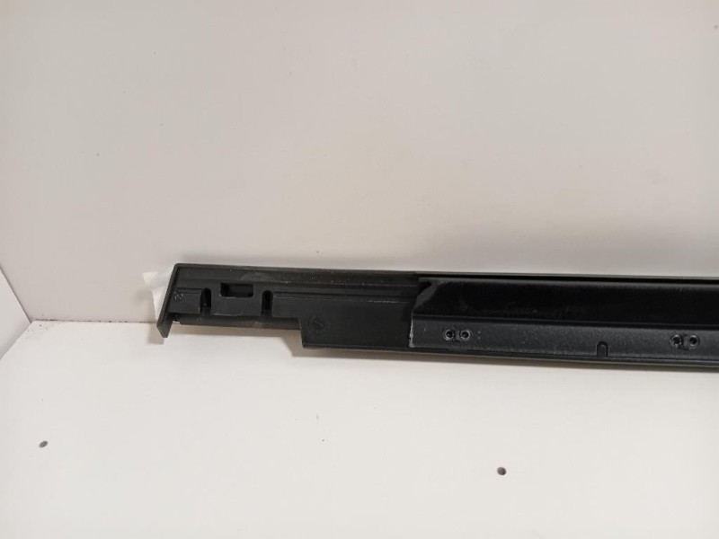 Guarnizione Raschiavetro Porta EST POST DX 9811240680 Peugeot 3008 II 2016