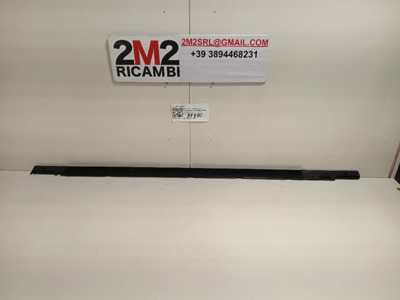 Guarnizione Raschiavetro Porta EST POST DX 96778798TV 98004072TV Peugeot 308 II 2017
