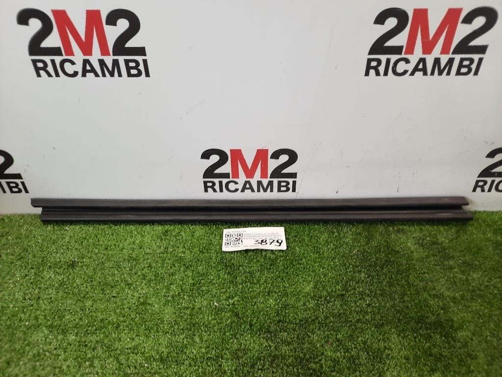 Guarnizione Raschiavetro Porta INT ANT SX 803314772R Renault Captur I 2017