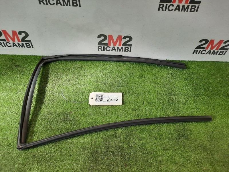 Guida Scorrimento Cristallo Porta POST DX 68142F4010 Toyota C-HR I 2016