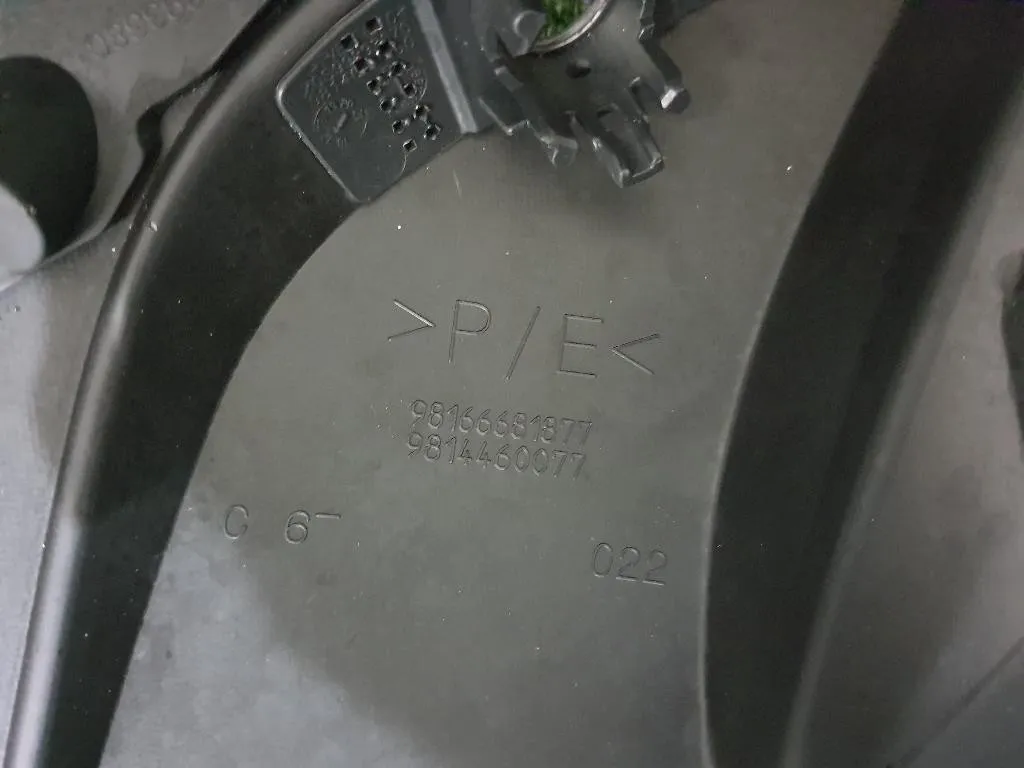 Paraurti POST 98166681877 Peugeot 5008 II 2017