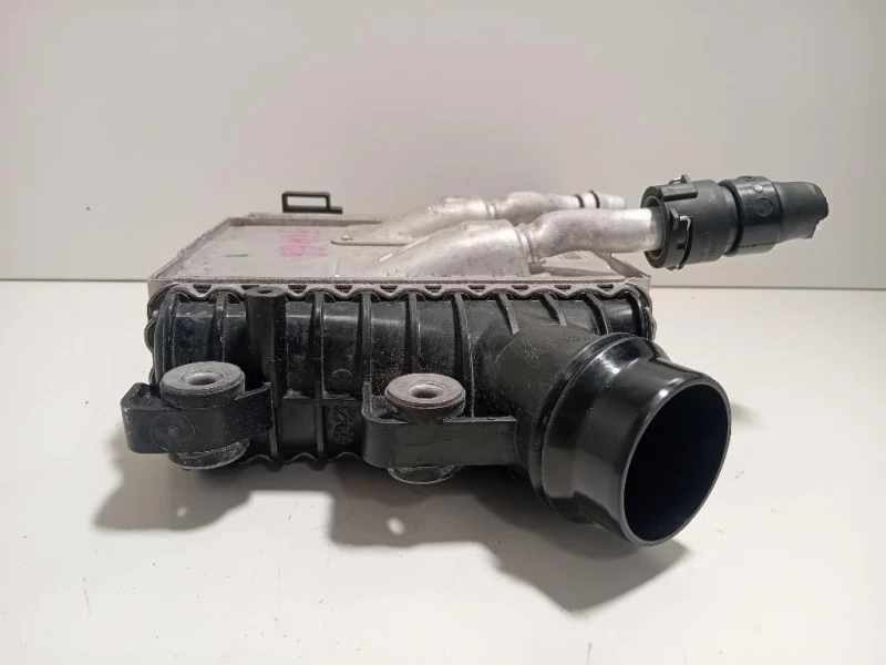 Intercooler HJ32-9L440-AC Jaguar E-pace 2017