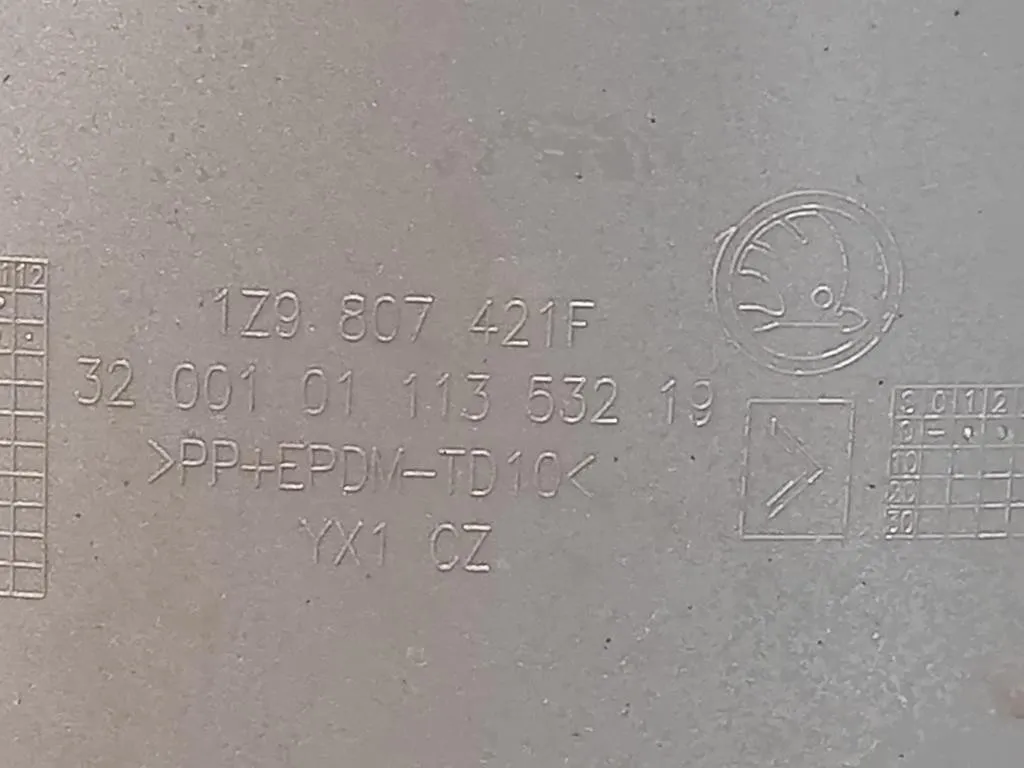 Paraurti POST 1Z9807421F Skoda Octavia 1Z3 2009