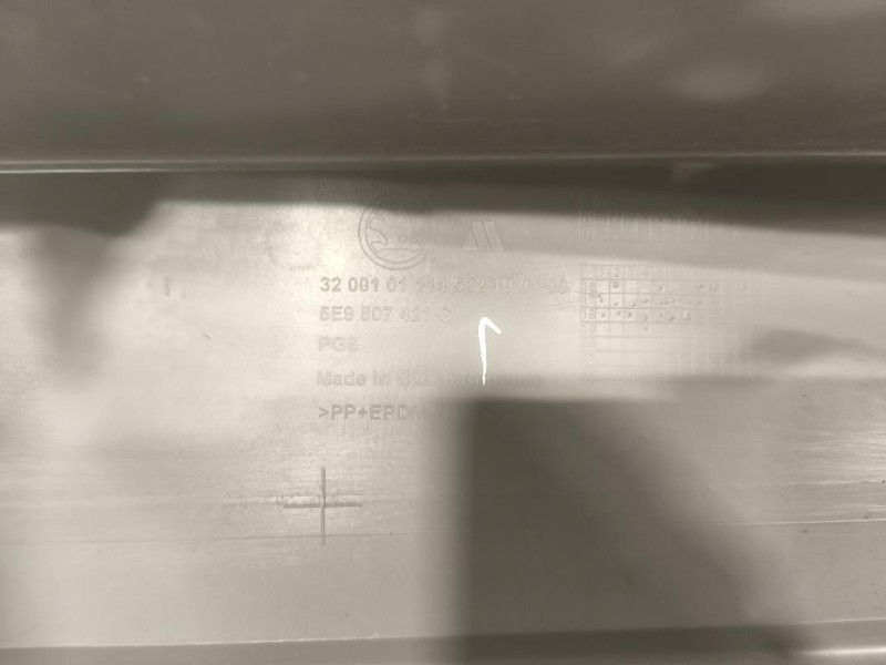 Paraurti POST 5E9807421 Skoda Octavia 5E5 SW 2013