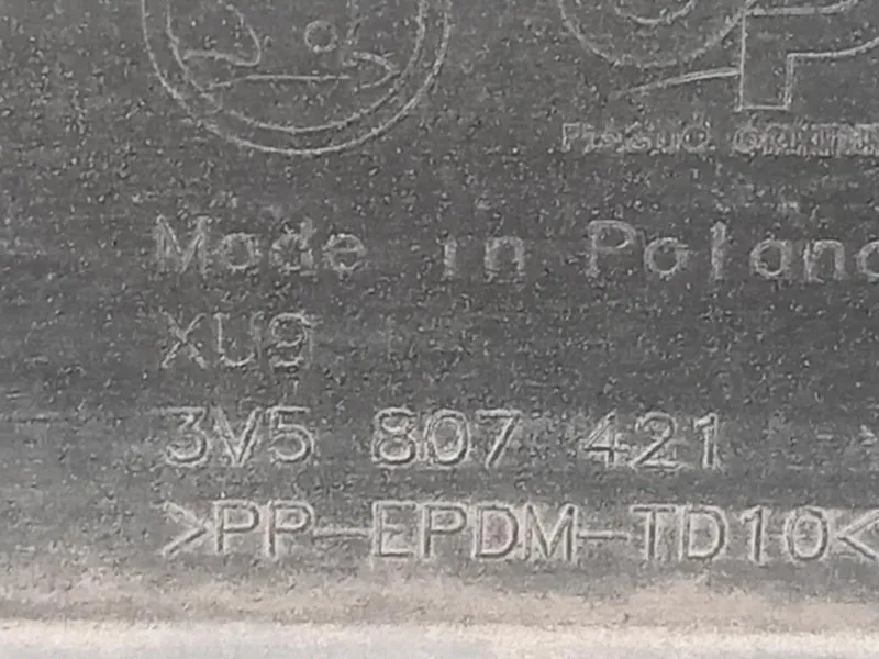 Paraurti POST 3V5 807 421 Skoda Superb 3V5 SW 2015