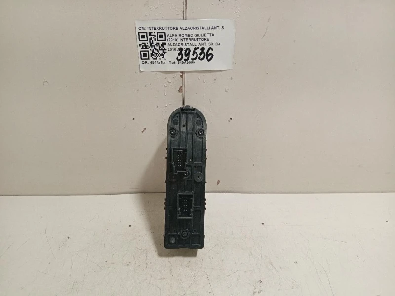 Interruttore Alzacristalli ANT SX INTERRUTTORE ALZACRISTALLI ANT SX Alfa Romeo Giulietta 2010