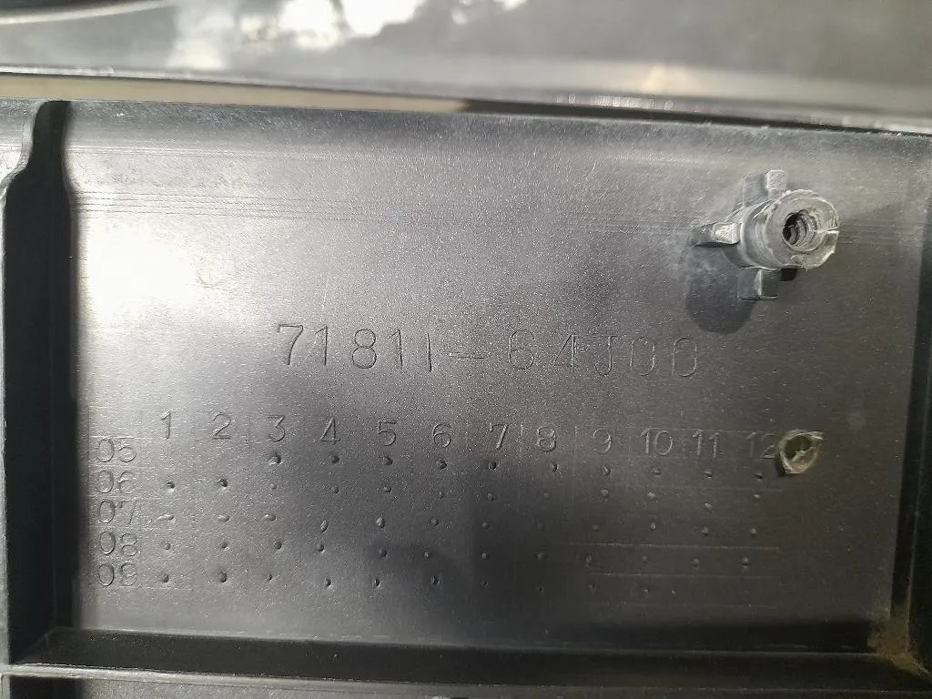 Paraurti POST 7181164J00 Suzuki Grand Vitara II 2005