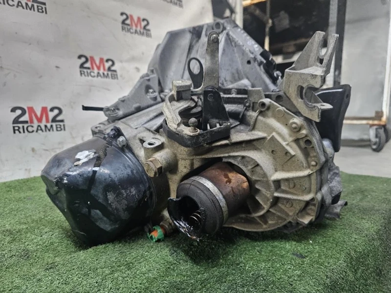 Cambio 820050888 SCATOLA Renault CLIO III 2006