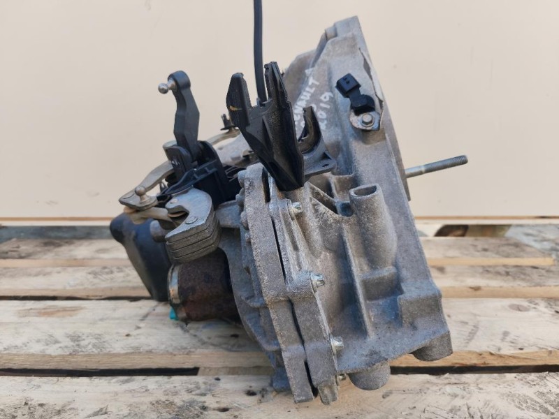 Cambio R371685 5 MARCE MANUALE Renault CLIO IV 2016