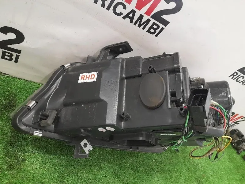 Proiettore ANT DX SK3301-103054D Bmw Serie 3 E90 Berlina 2005