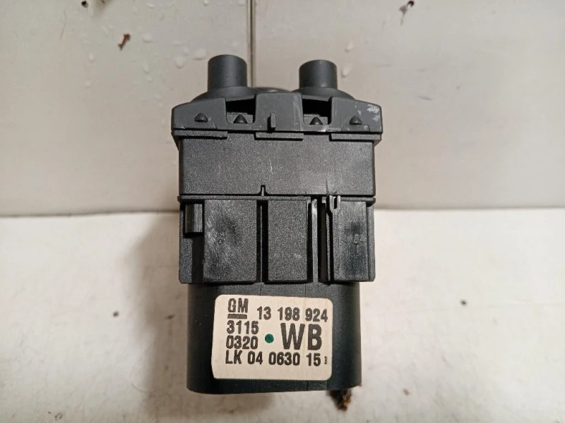 Interruttore Illuminazione 13198924 Opel Astra H 2005