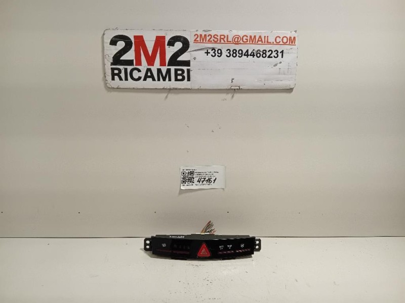 Interruttore LUCI Emergenza 85201-35001 Ssangyong Tivoli 2015