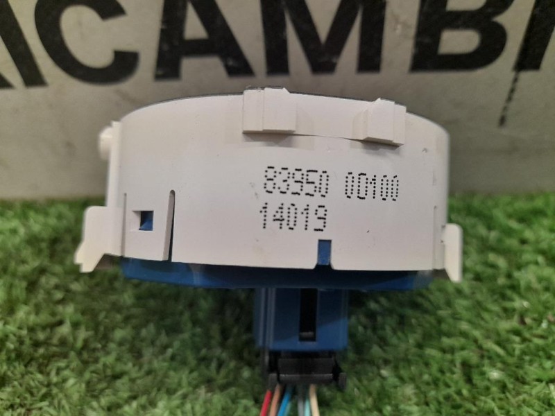 Interruttore LUCI Emergenza 839500D100 Toyota Yaris IV 2017