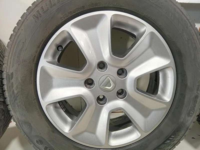 KIT 4 Cerchi 215 65 R16 40300480R Dacia Duster I 2014