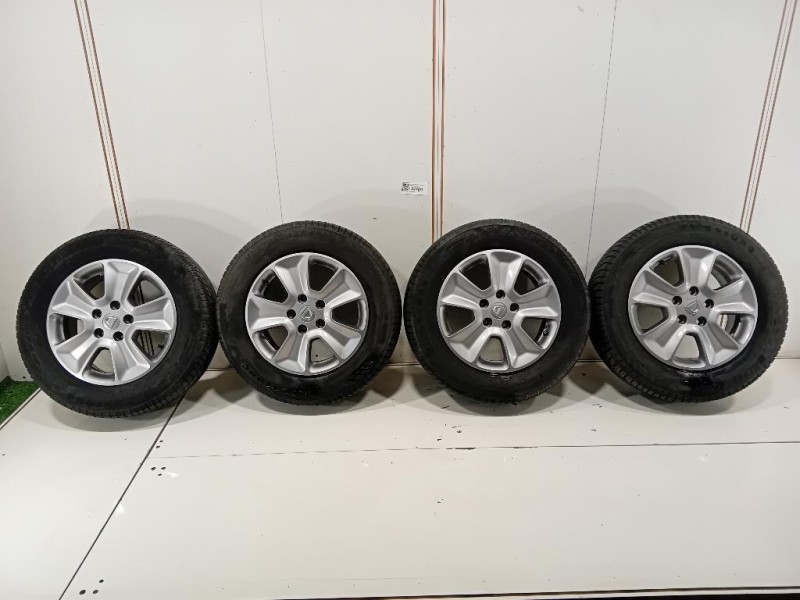 KIT 4 Cerchi 215 65 R16 40300480R Dacia Duster I 2014