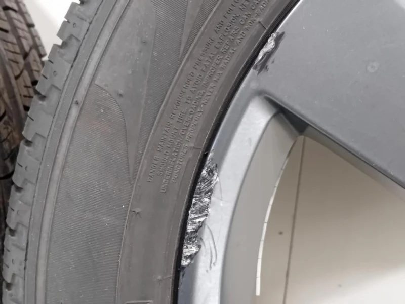 KIT 4 Cerchi J9C3-DA 23555 R19 105 V Jaguar E-pace 2017