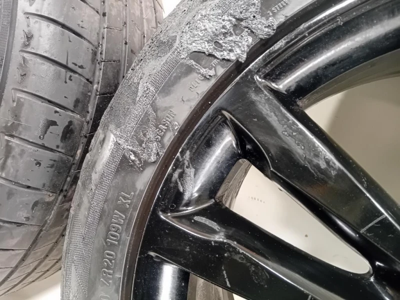 KIT 4 Cerchi HK8M-1007-HA Jaguar F-pace 2015