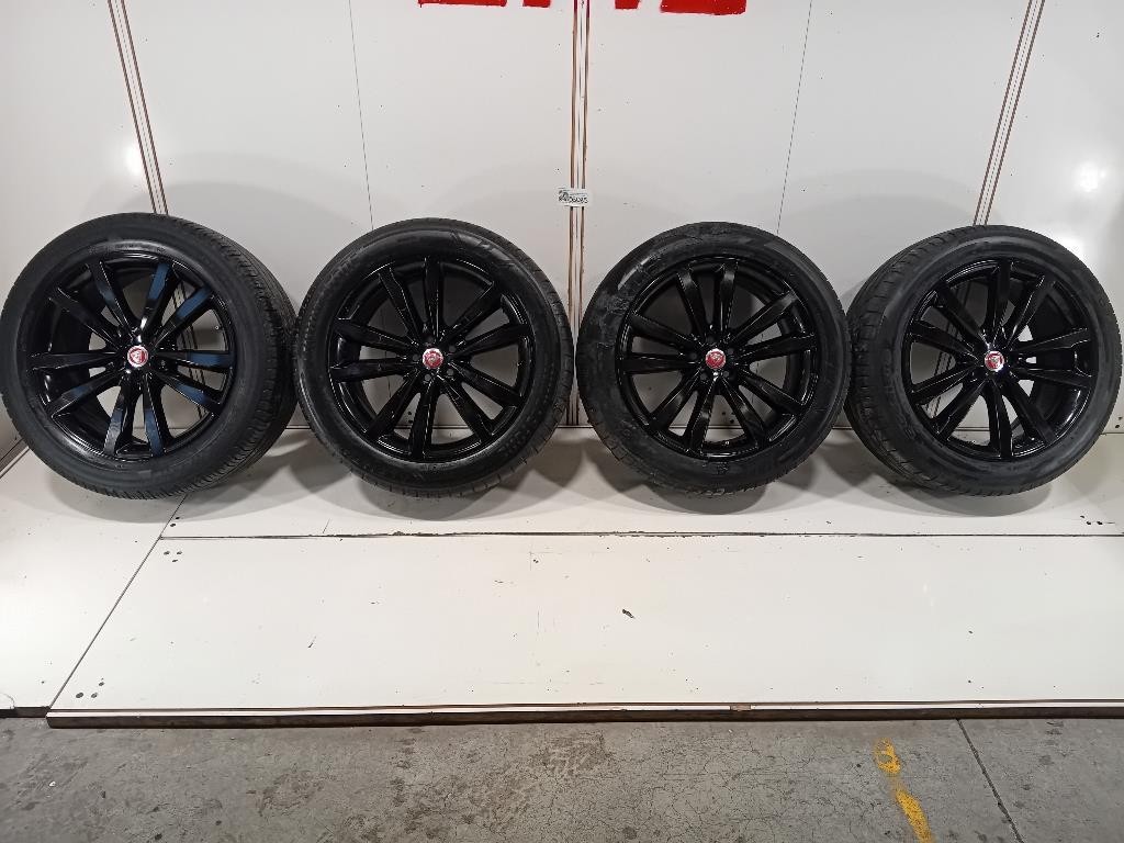 KIT 4 Cerchi HK8M-1007-HA Jaguar F-pace 2015