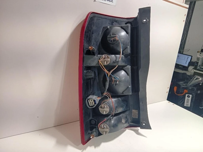 Fanale POST DX XFB000563 Land Rover Discovery III 2005