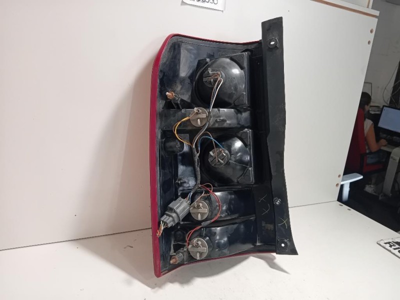 Fanale POST DX XFB000563 Land Rover Discovery III 2005